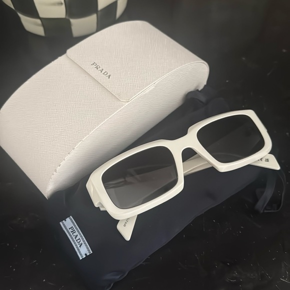 NEW PRADA WHITE SQUTE FRAME UNISEX SUNGLASSES PRADA PR27ZS 17K08Z PR 27ZS - Picture 1 of 4